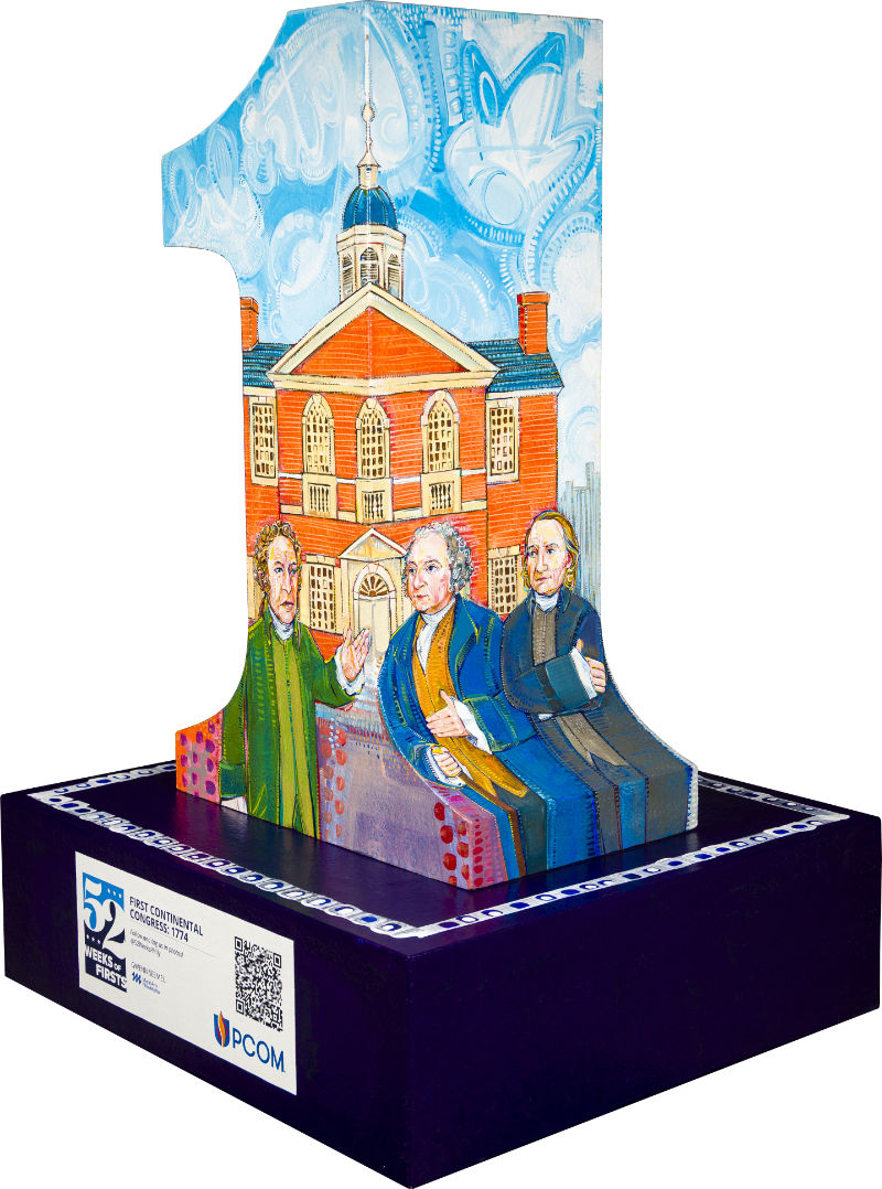 Premier Congr&egrave;s Continental peint par Gwenn Seemel, repr&eacute;sentant Patrick Henry, John Adams, John Morton, et Charles Thomson, avec le Carpenters&rsquo; Hall et une carte des treize colonies
